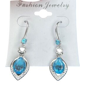 🆕 NWOT Elegant Silver and Blue Teardrop Earrings
